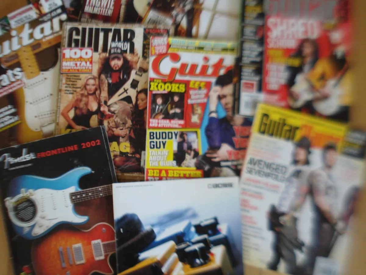 OLD GUITAR MAGAZINES & BROCHURES. - Image 3