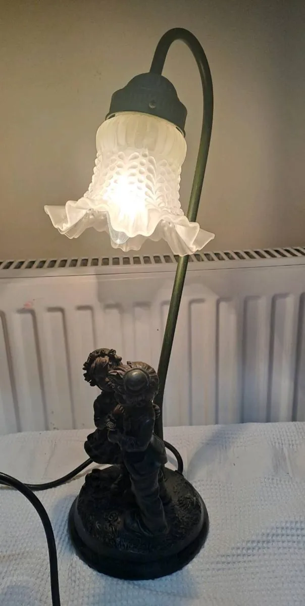 Vintage Romantic Couple Table Lamp - Image 2