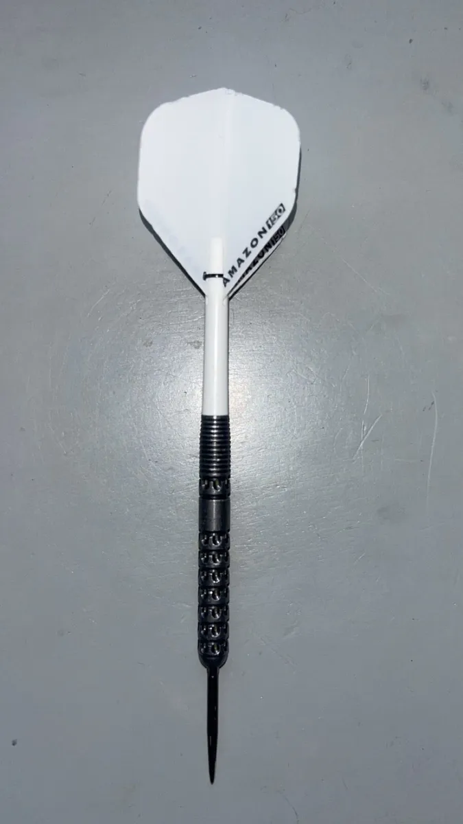 Luke Littler Gen 1 pixel grip 23g darts - Image 2