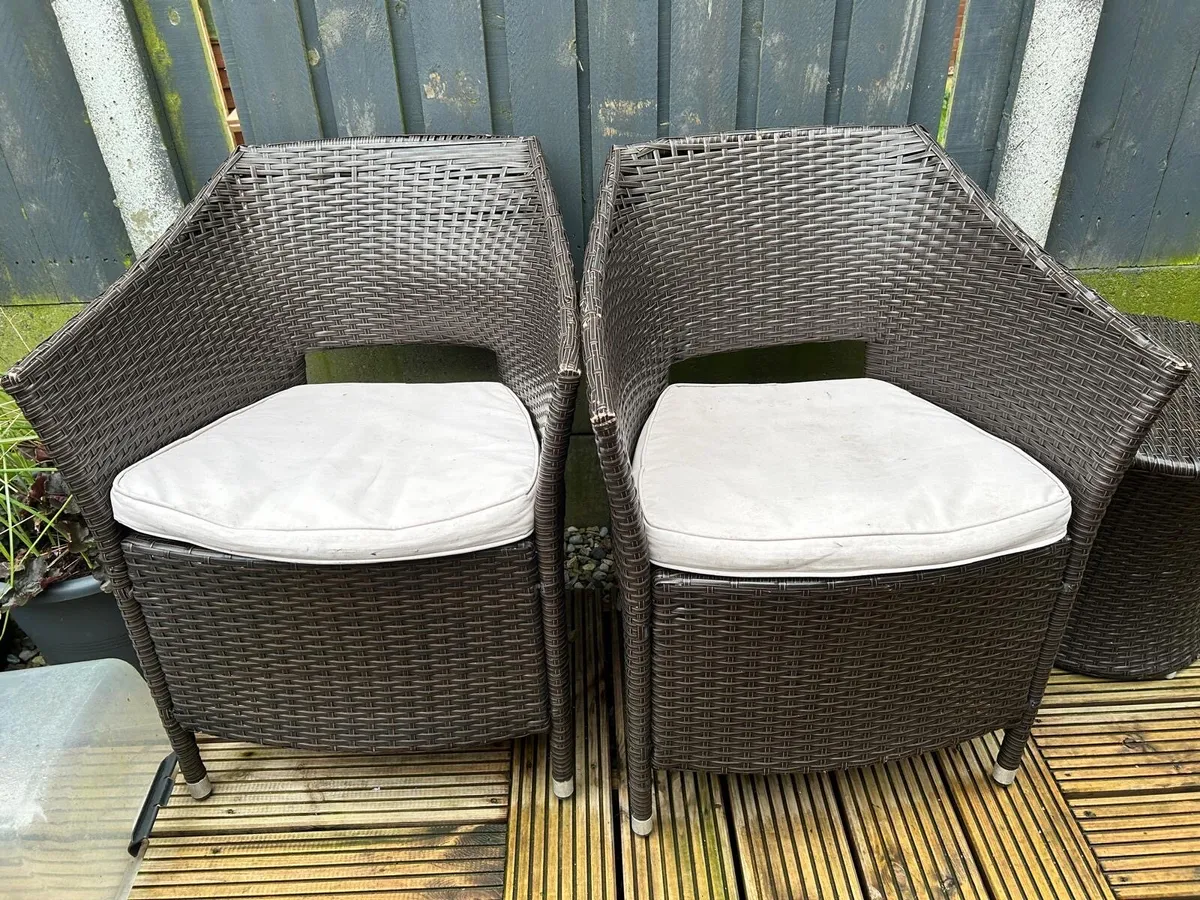 Garden furniture - Image 1