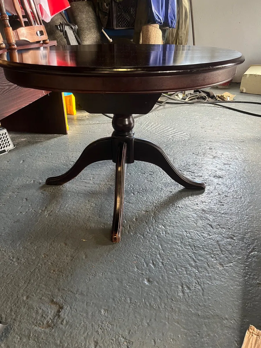 Kitchen Table and Chairs - Image 3