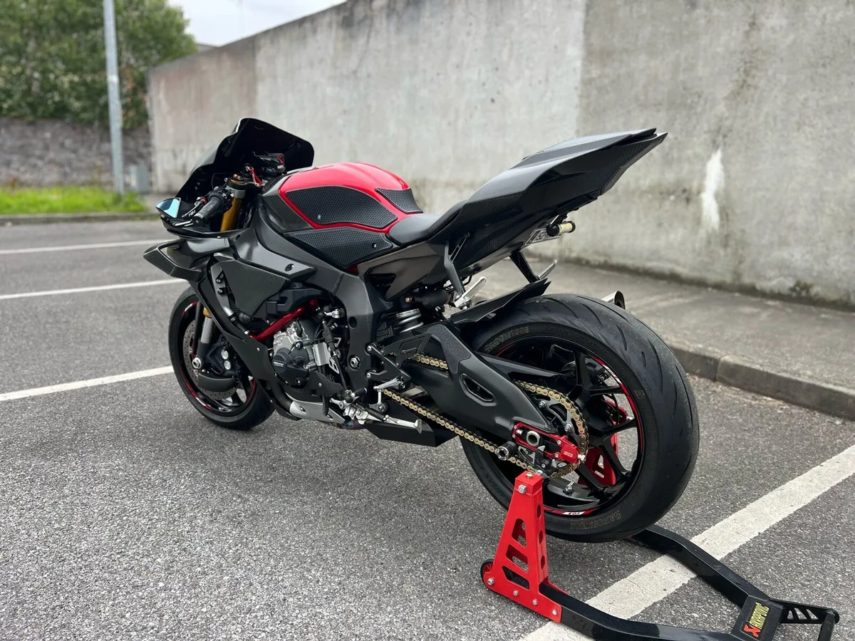 Yamaha YZF R1 - Image 4