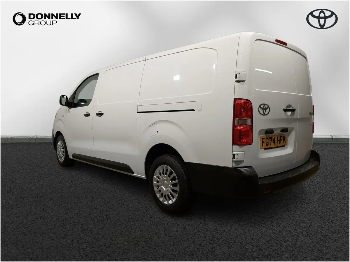 Toyota Proace L2 Diesel Icon - Image 2