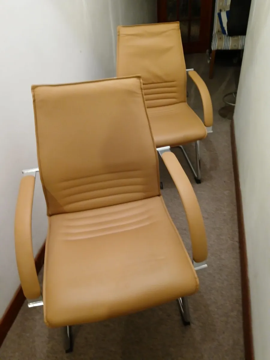 Office receotion chairs 💺 💺  lot of (2)... - Image 2