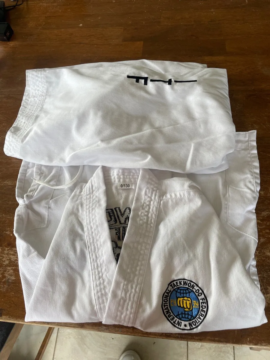 Taekwondo uniform 8 yrs - Image 2