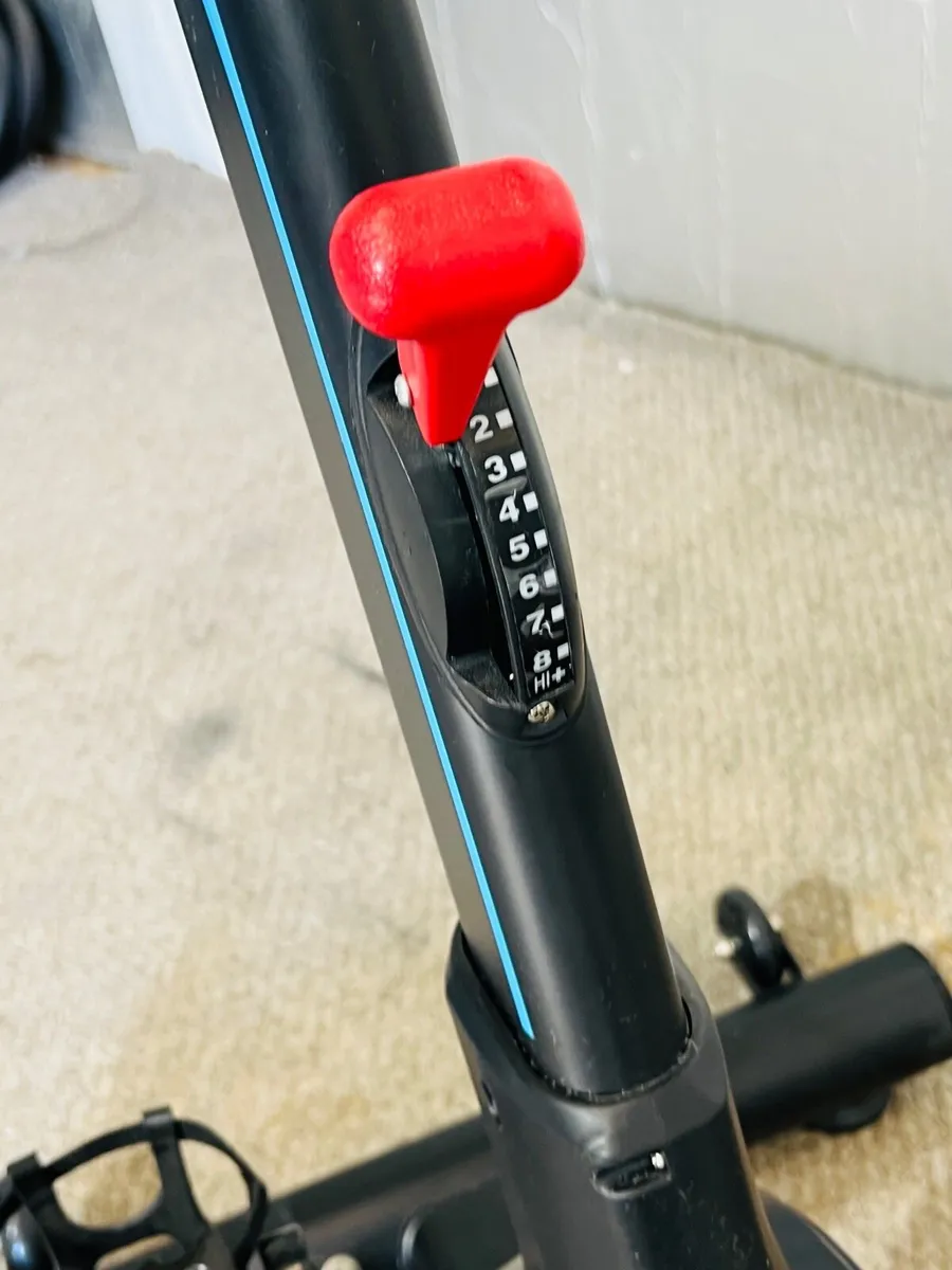 BODYGO LARGE COMMERCIAL LIFE TIME BIKE - Image 3