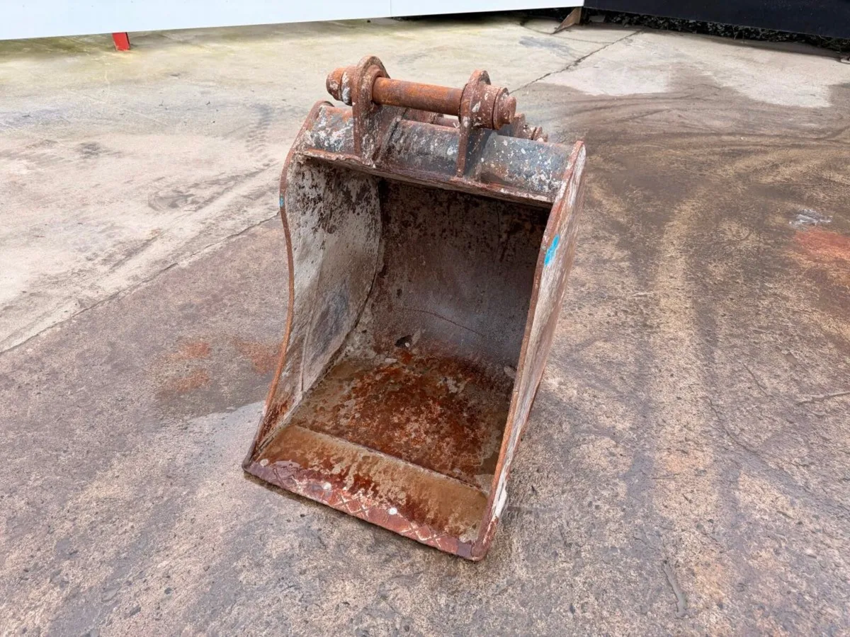 24 INCH ...3CX... GUMMY BUCKET ....45MM.....666 - Image 4