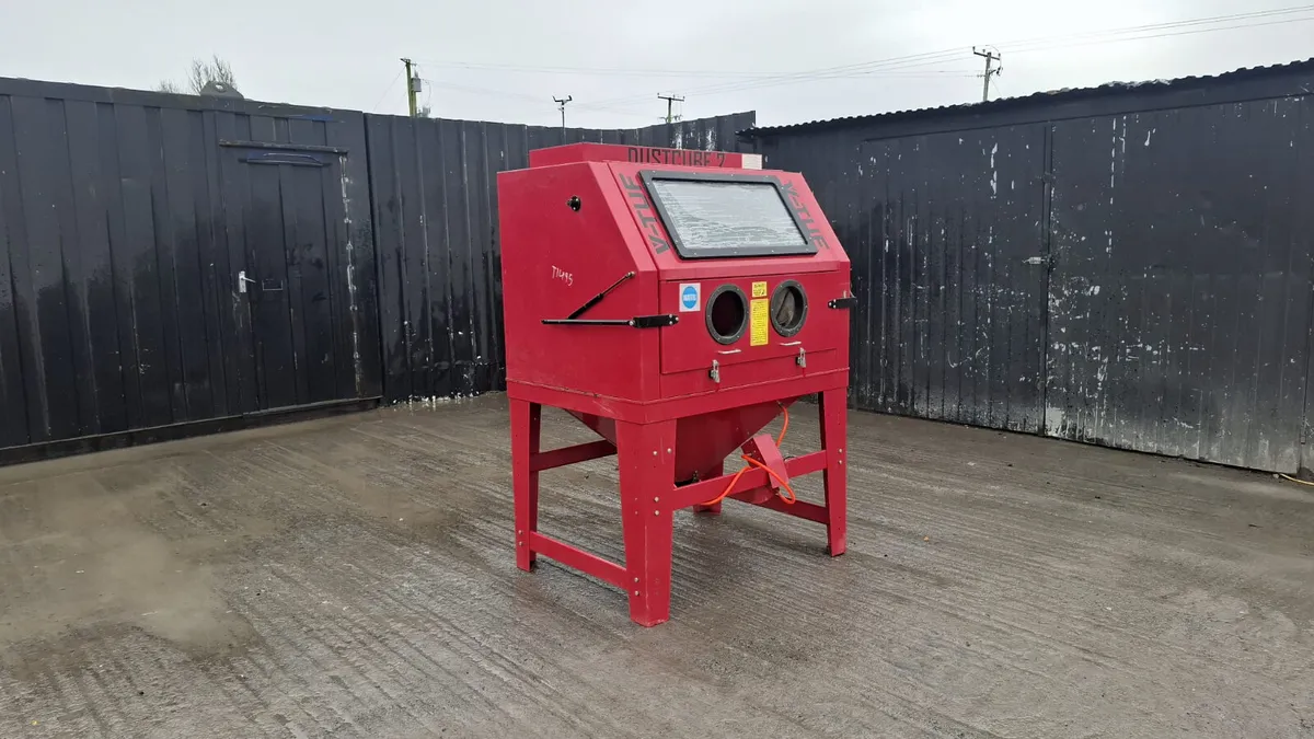 V-Tuff SBC990 240V Sand Blasting Cabinet - Image 1