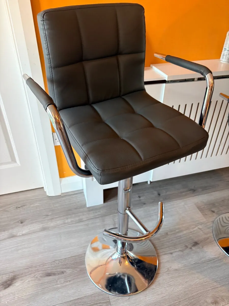 High stools - Image 1