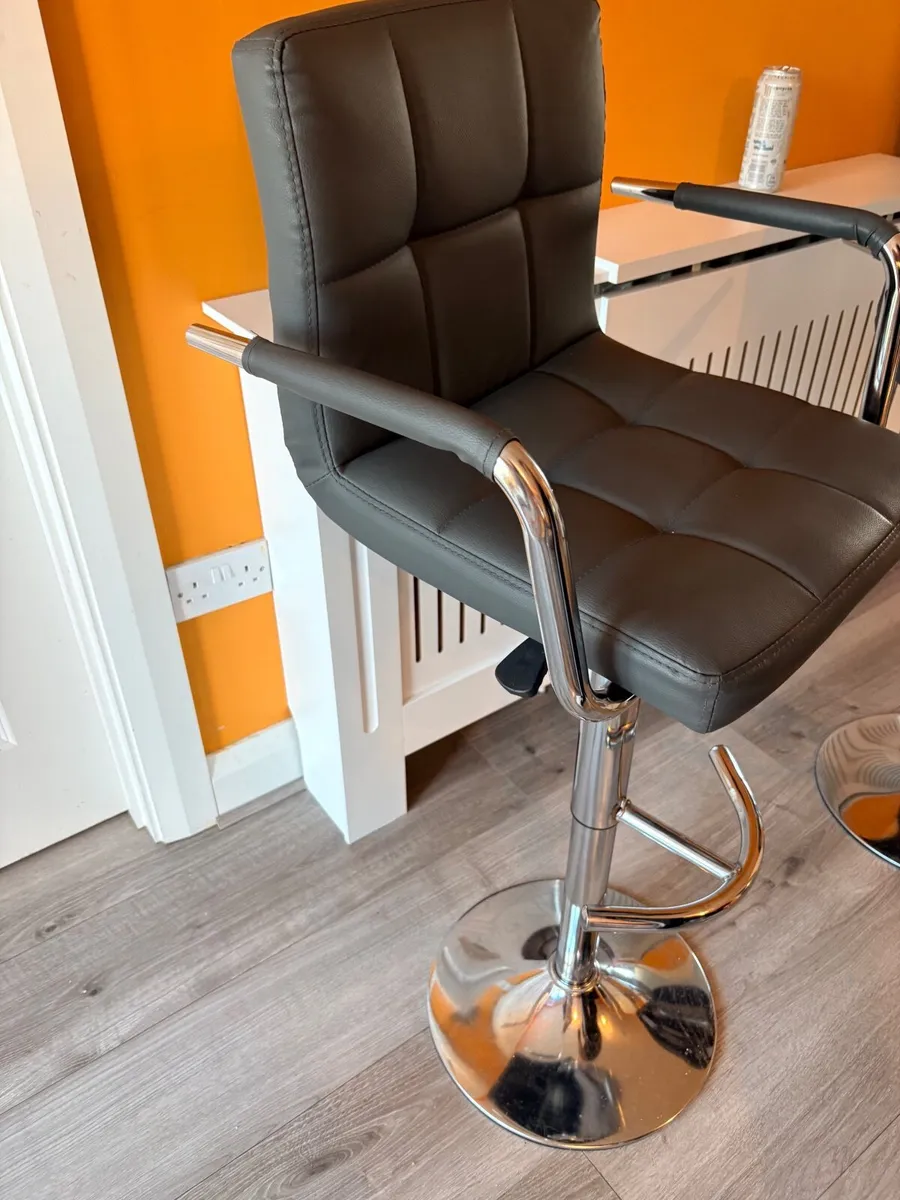 High stools - Image 2