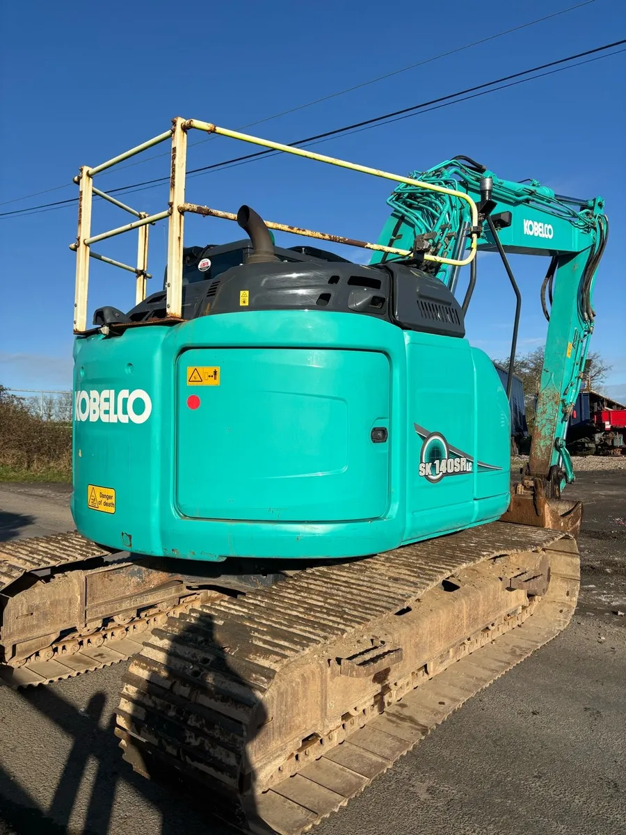 Digger  kobelco not hitachi case cat jcb - Image 2