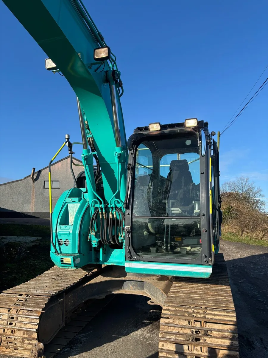 Digger  kobelco not hitachi case cat jcb - Image 4