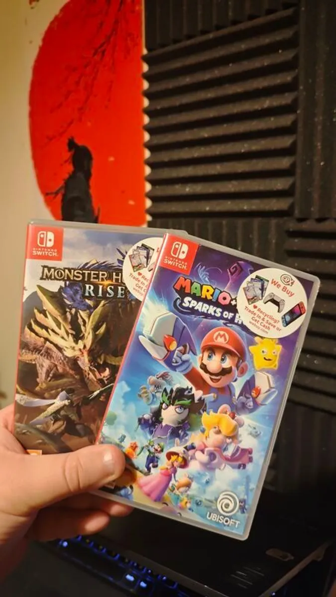 Nintendo Switch Oled + 512gb + Covers + 2 extra Joy-Con - Image 4