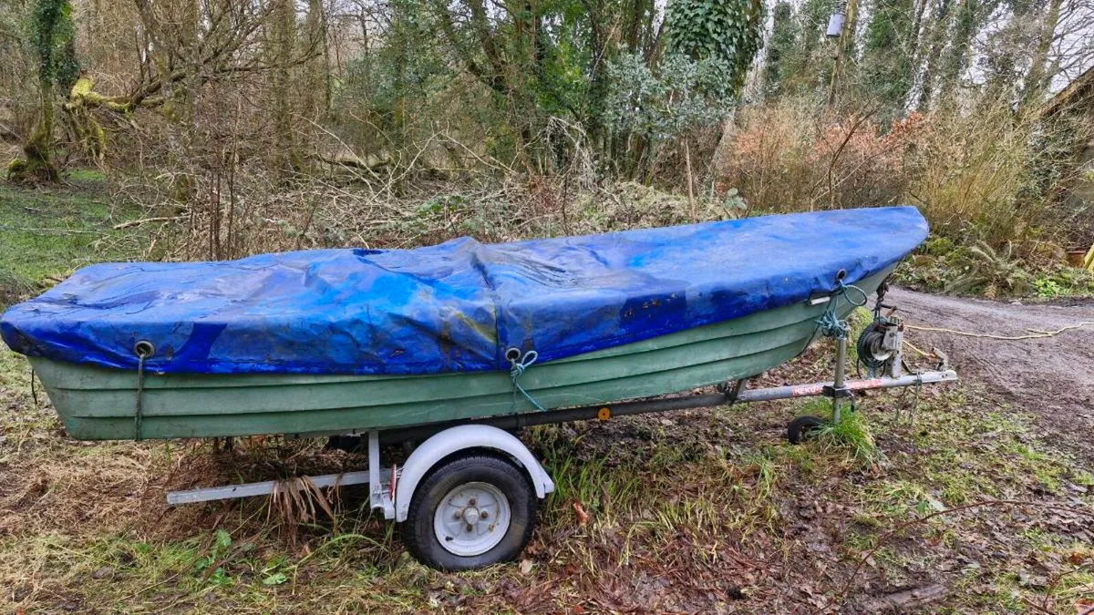 13foot fibreglass boat - Image 1