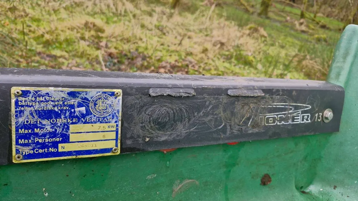 13foot fibreglass boat - Image 2