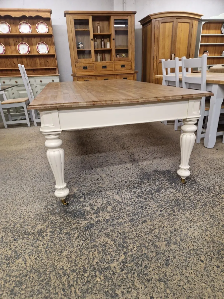 Large vintage farmhouse kitchen table - Image 4