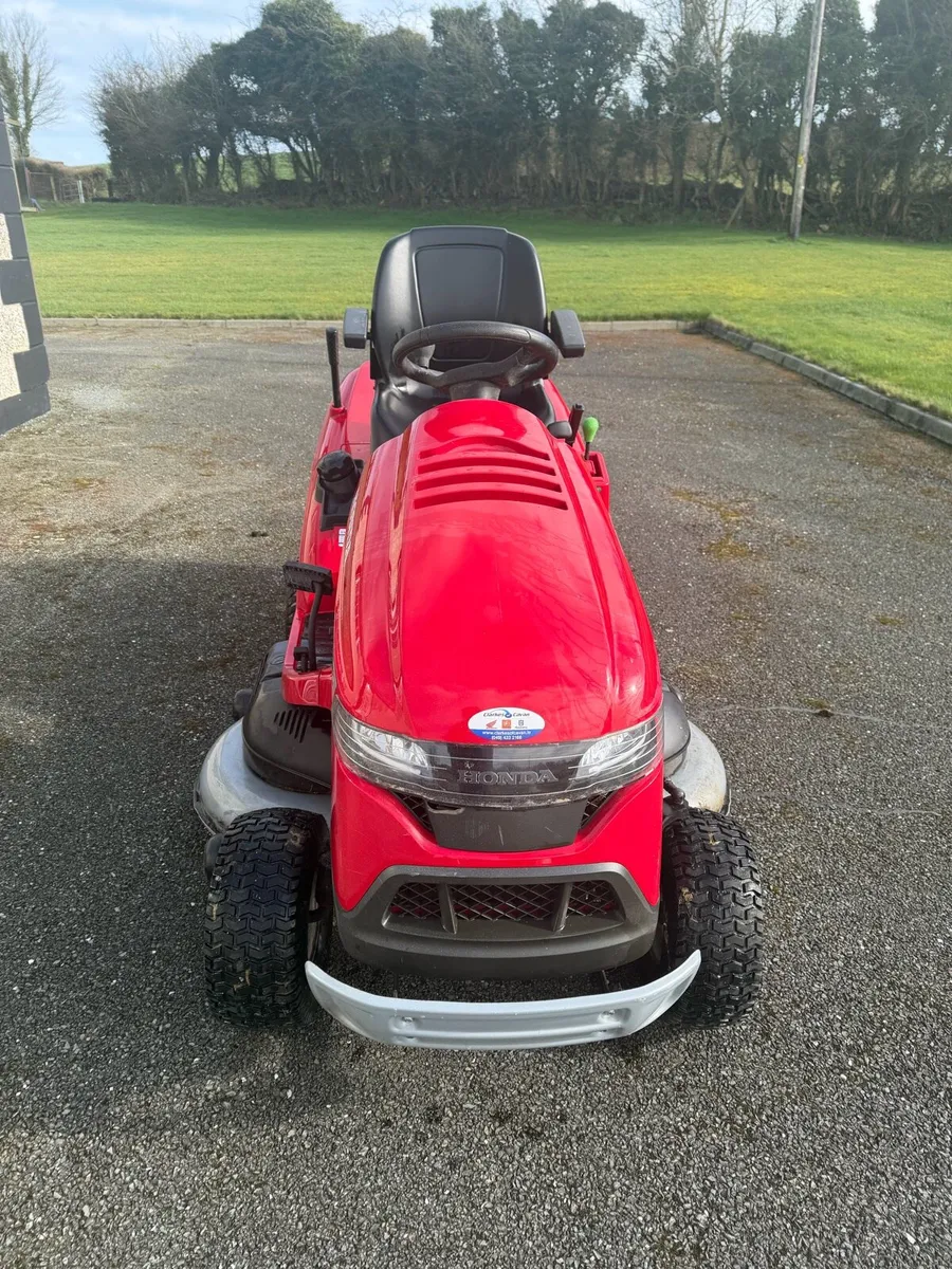 Honda HF2625 Ride On Tractor Lawn Mower - Image 2