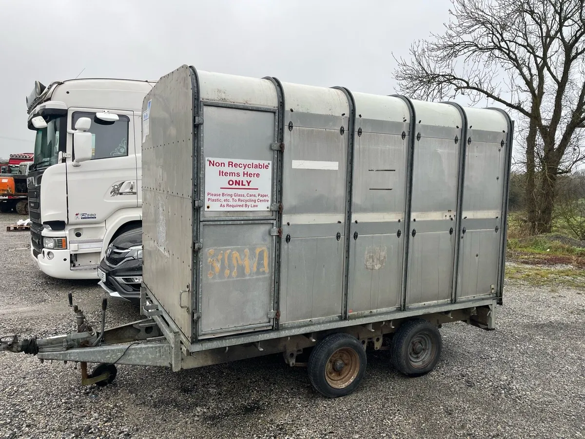 Ivor Williams 10 x 6 - Image 1