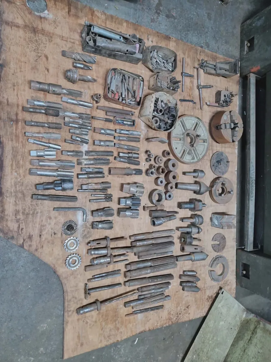 Harrison lathe lots of tooling - Image 2