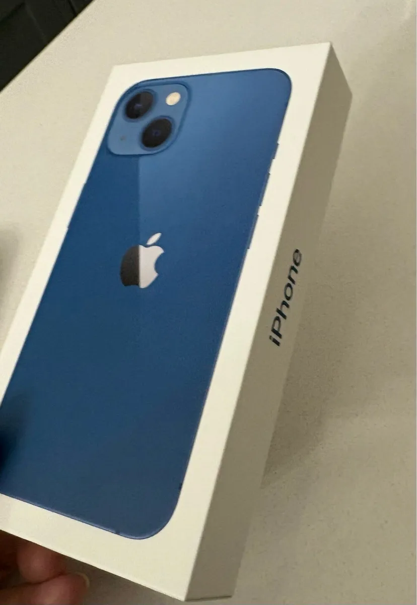 iPhone 13 - Image 2