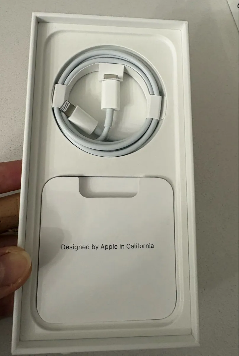 iPhone 13 - Image 3