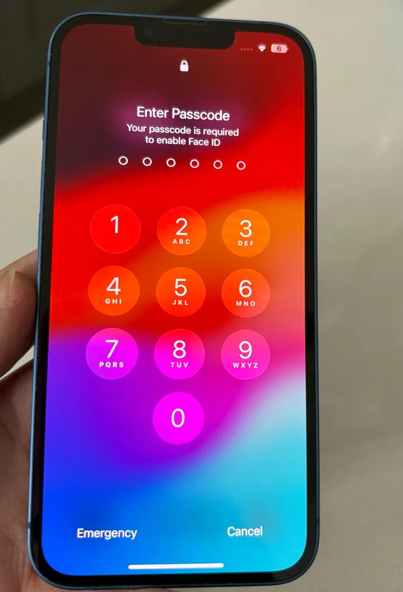 iPhone 13 - Image 4