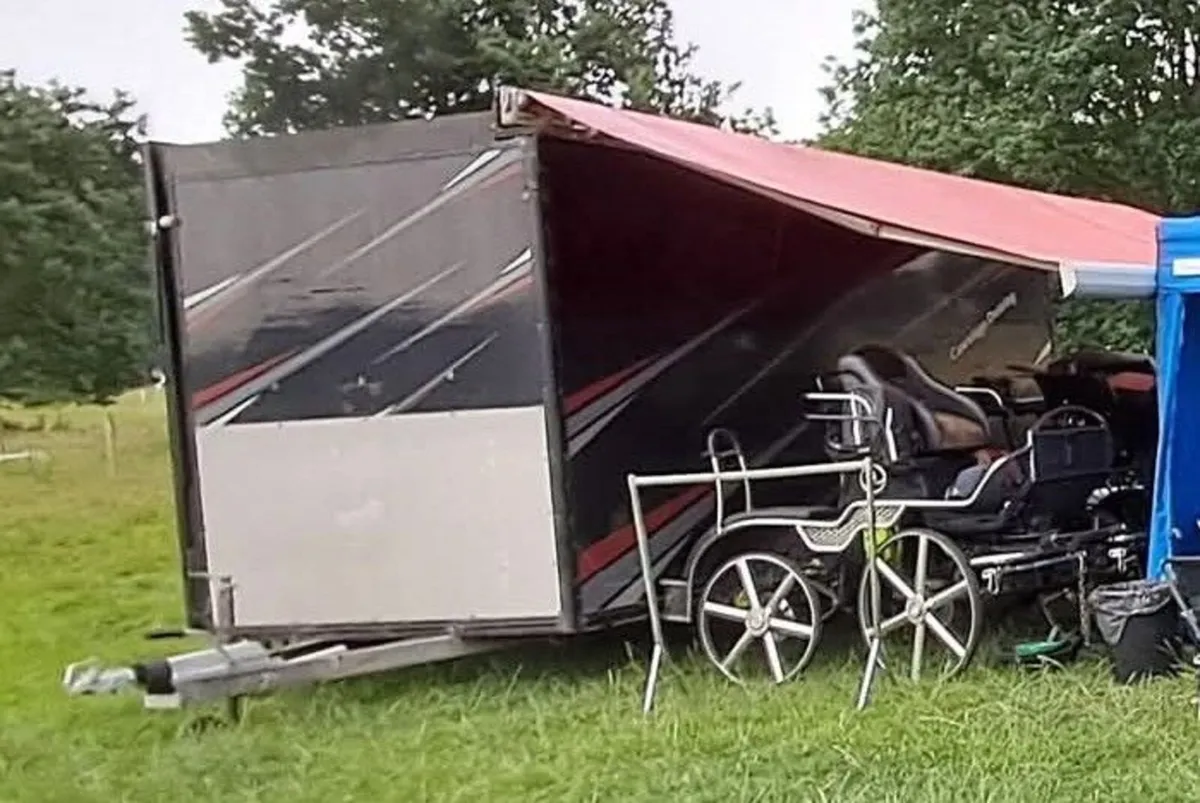 ideal Equestrian Carriage, Twin axle Trailer - Image 1