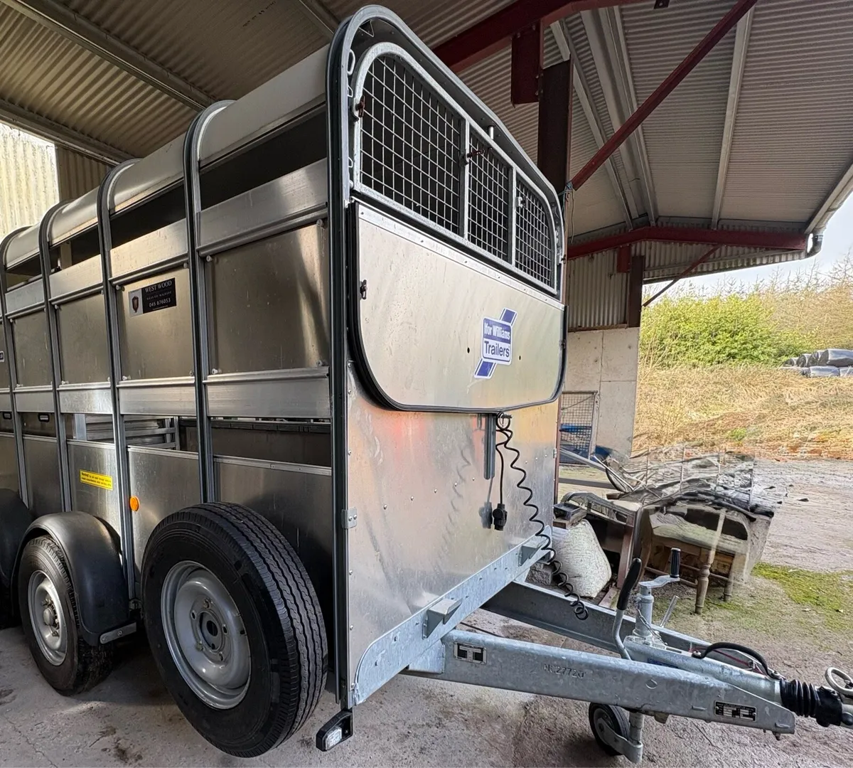Ifor Williams 12ft Cattle Trailer – As New - Image 1