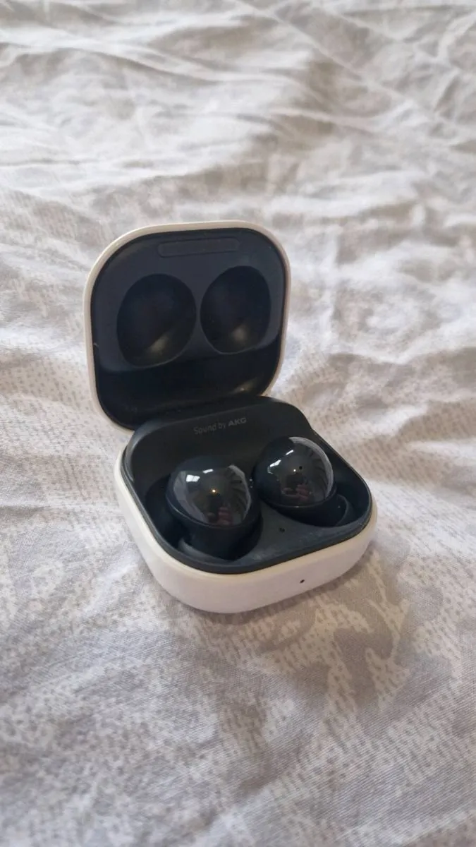 Samsing Buds 2 - Image 4