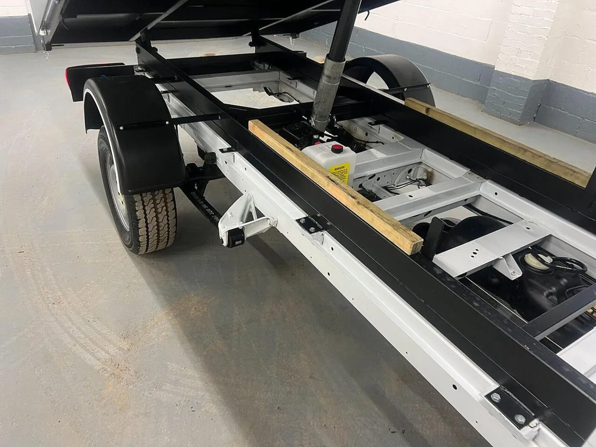 2020 Mercedes-Benz Sprinter Tipper Van - Image 4