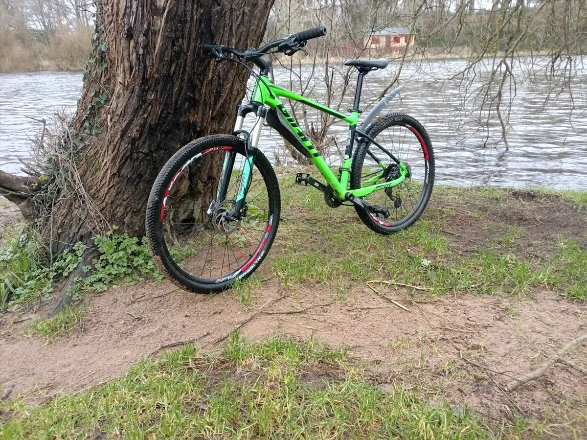 Giant fathom 2 - Image 1