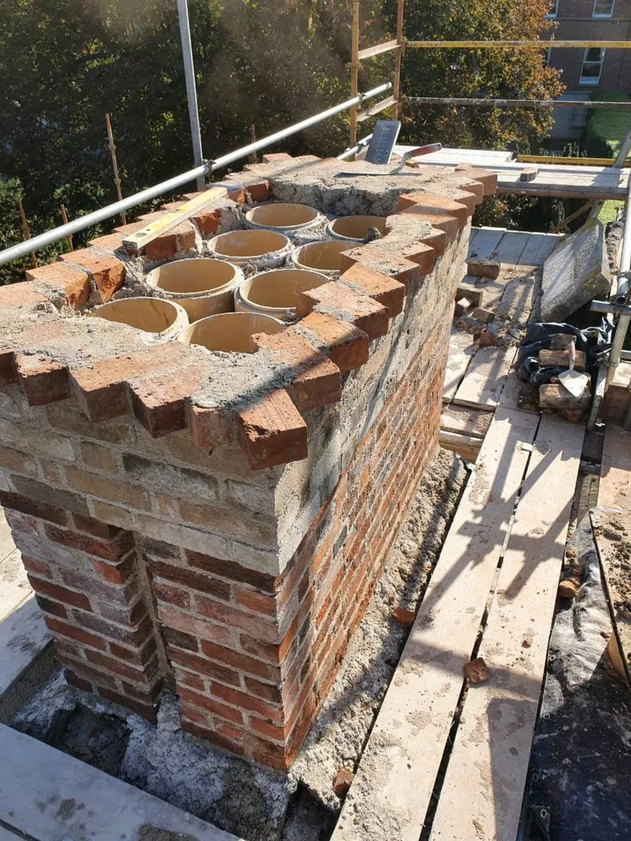 Bricklayers available - Image 1