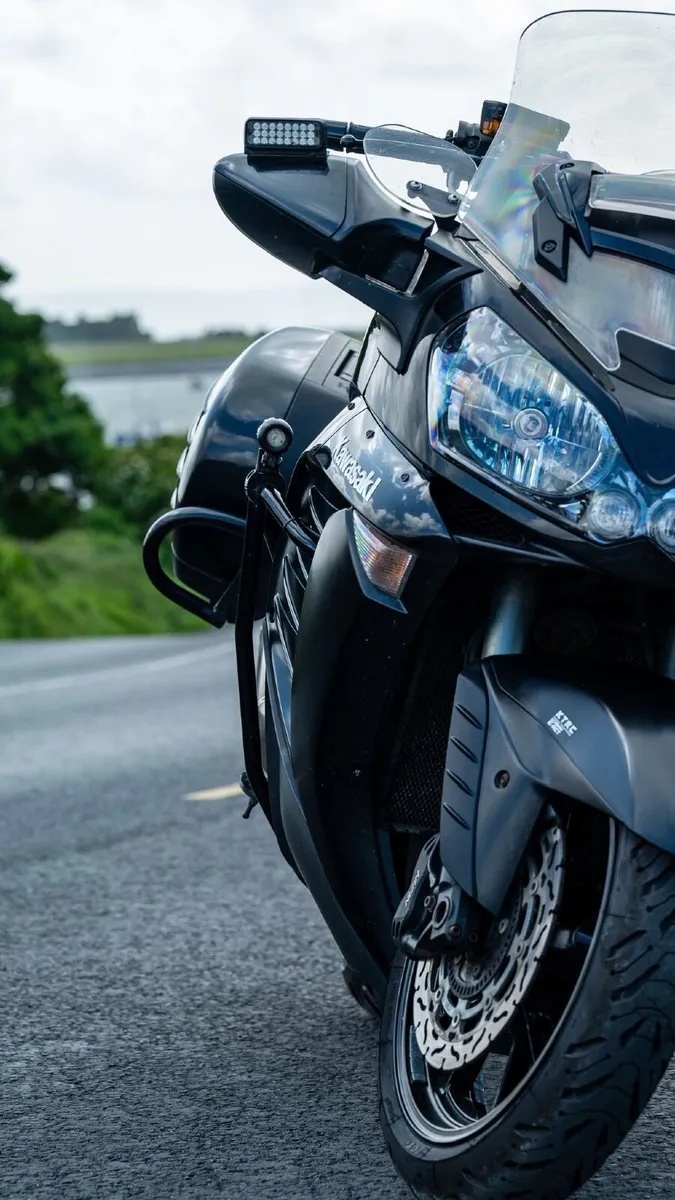 Kawasaki GTR1400 GTR ZZR BMW K 2015 - Image 2