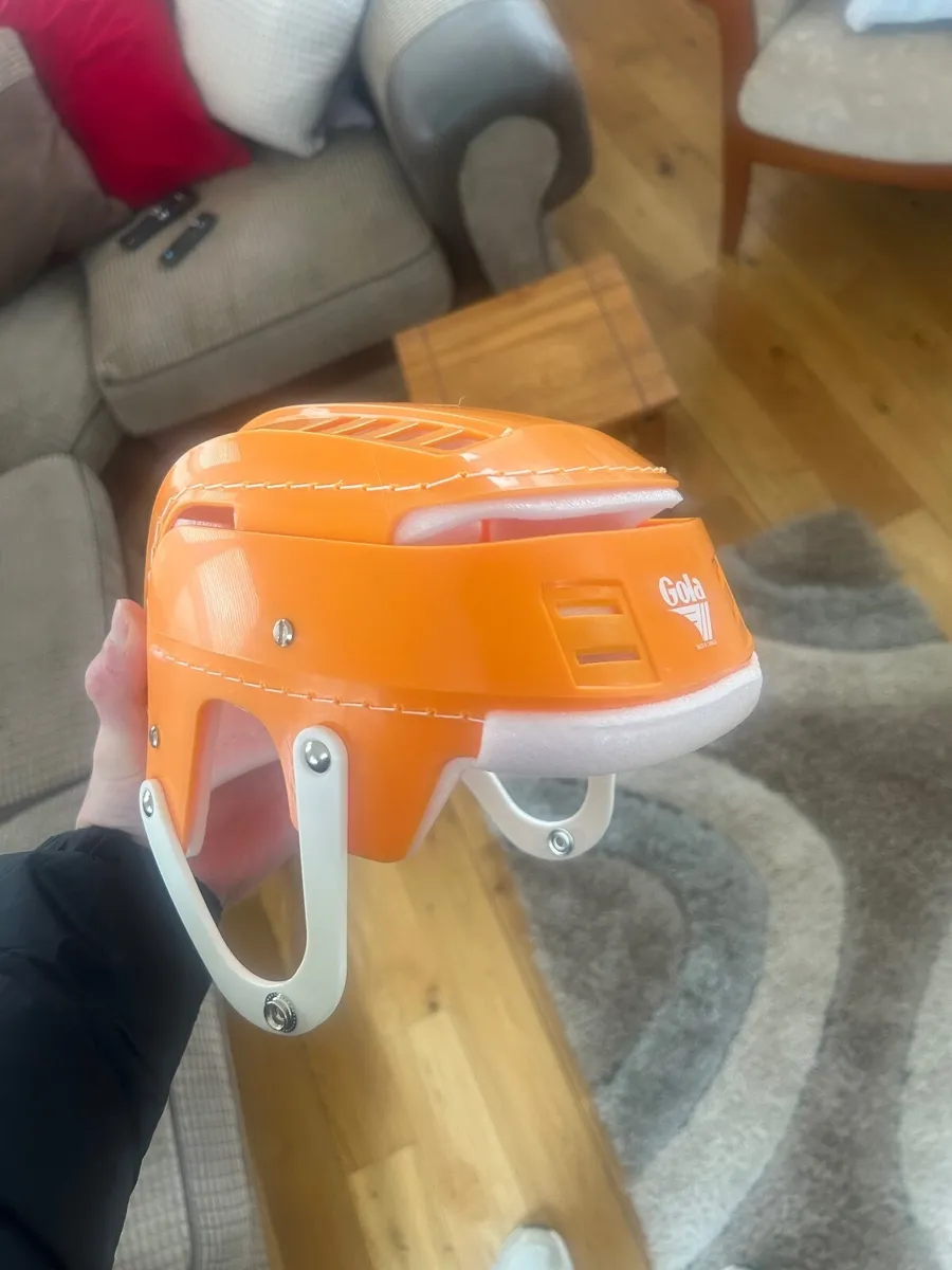 Gola helmet - Image 3