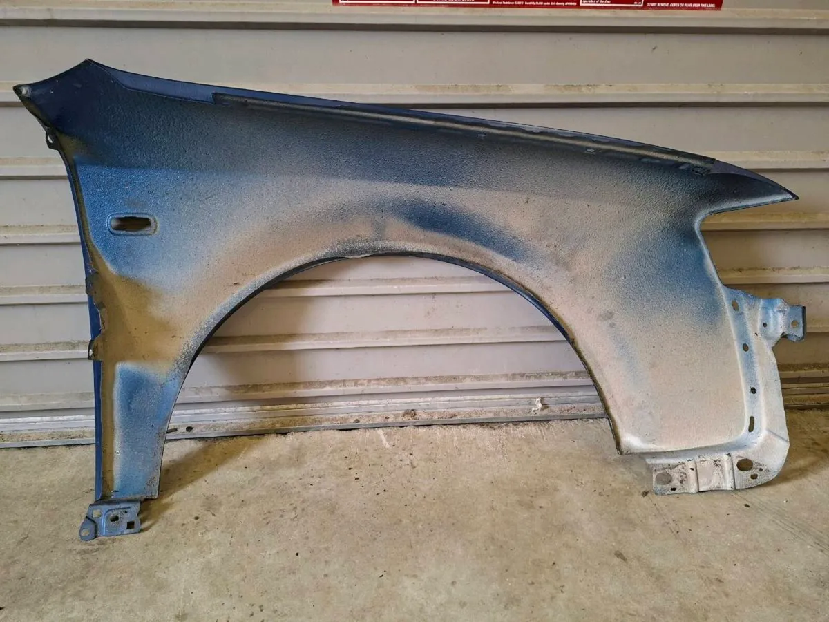 Audi A4 B6 L/H wing - Image 3