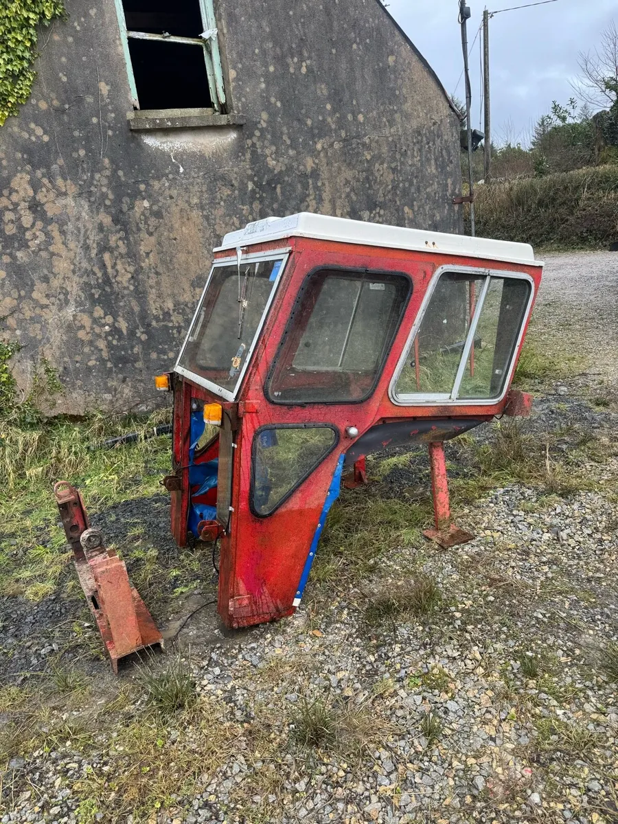 Duncan cab suite massey Ferguson 35 or 135 - Image 1