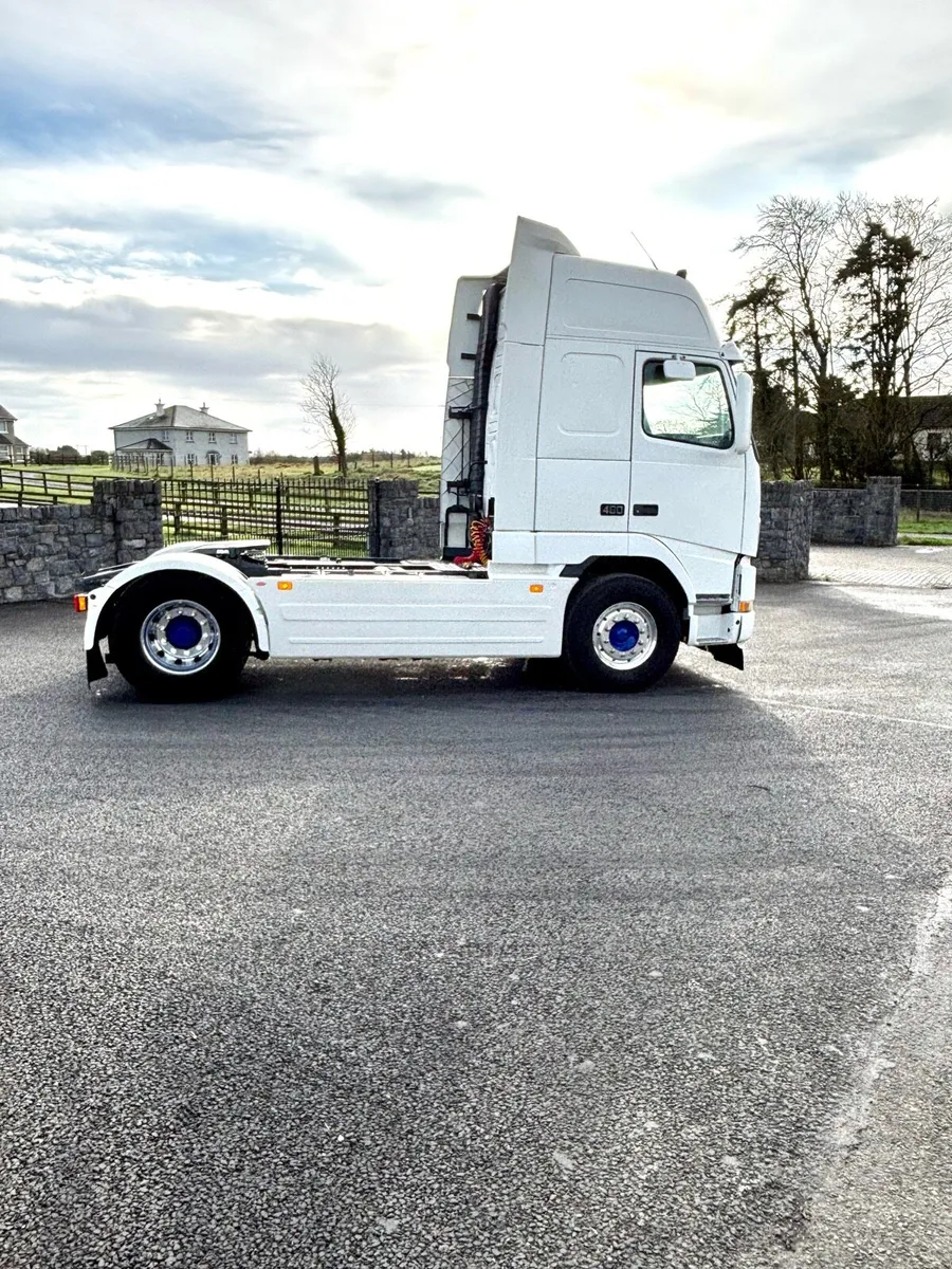 Volvo fh12 xl show truck - Image 4