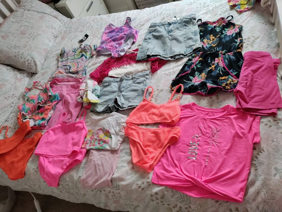 Girls summer bundle 8-9,9-10 - Image 2