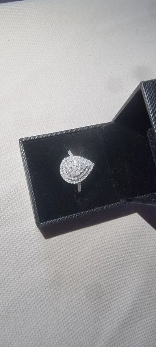 Diamond ring - Image 1