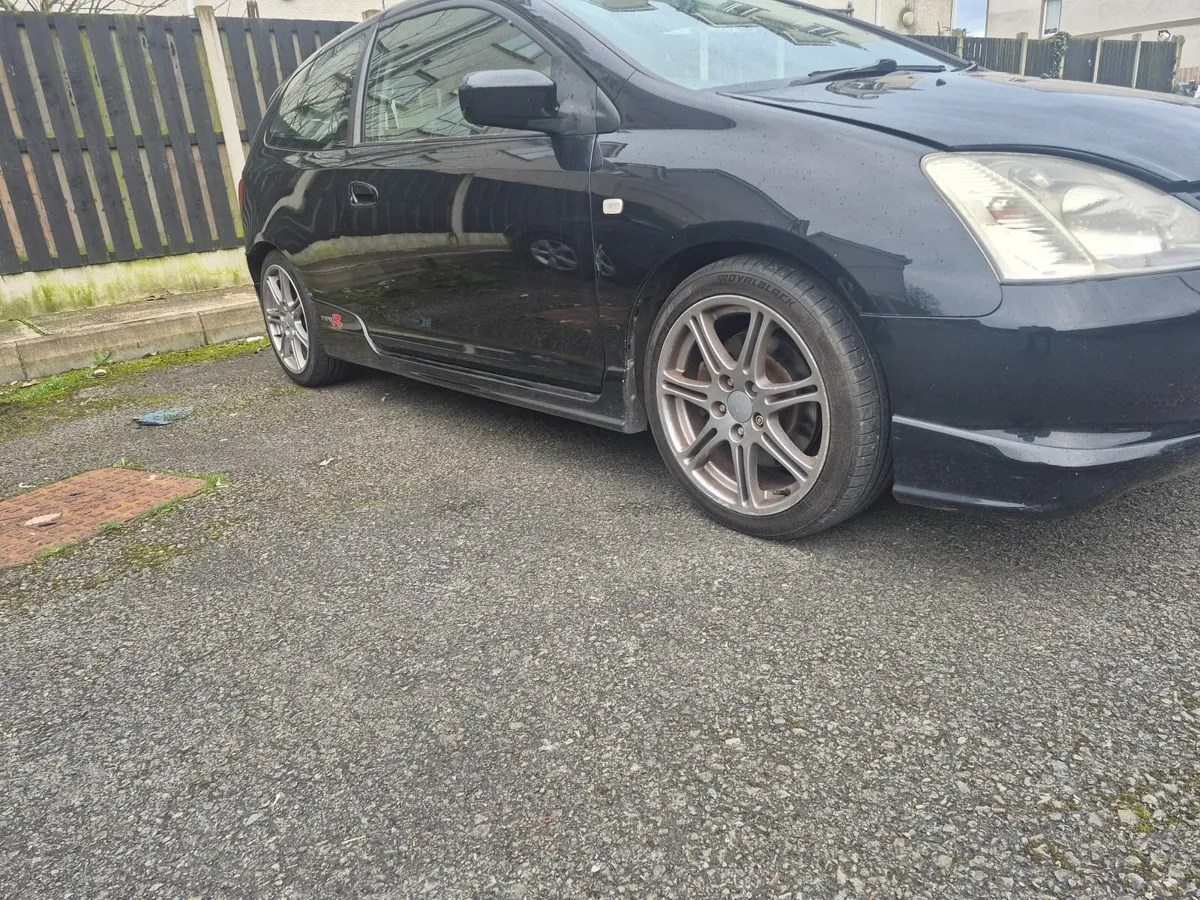 Honda civic type r 2003  on uk reg 4,500 - Image 1