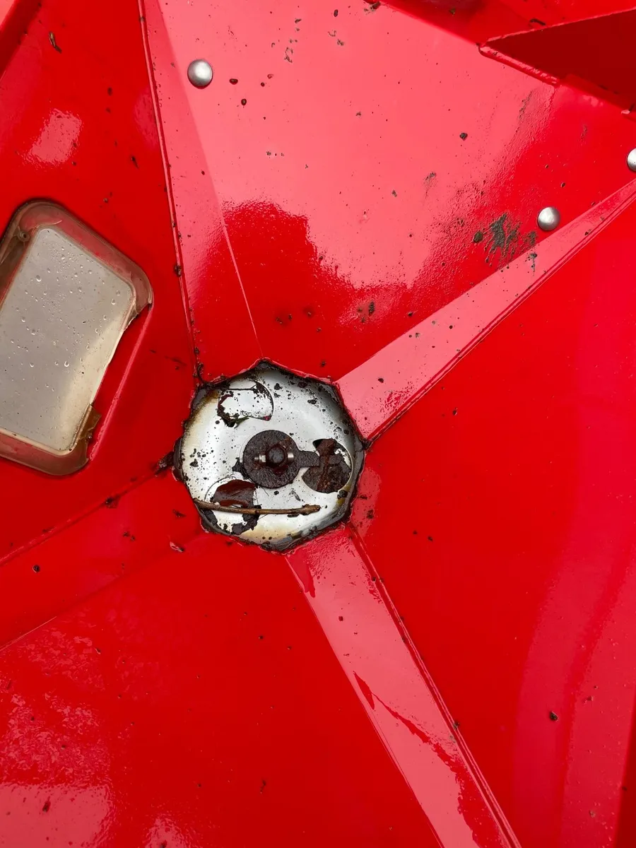 Kverneland RO-M fertiliser sower/spinner - Image 3