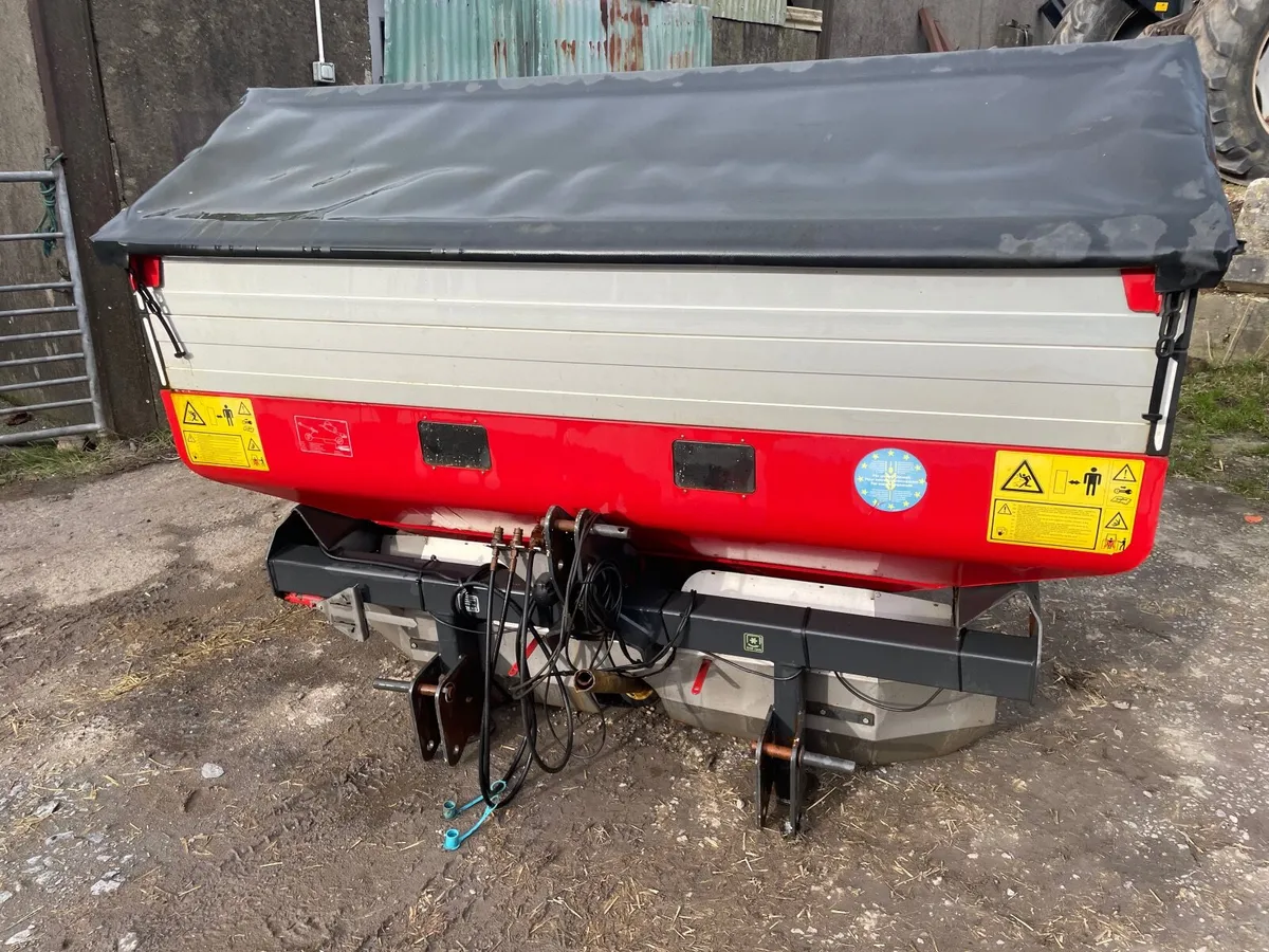 Kverneland RO-M fertiliser sower/spinner - Image 1