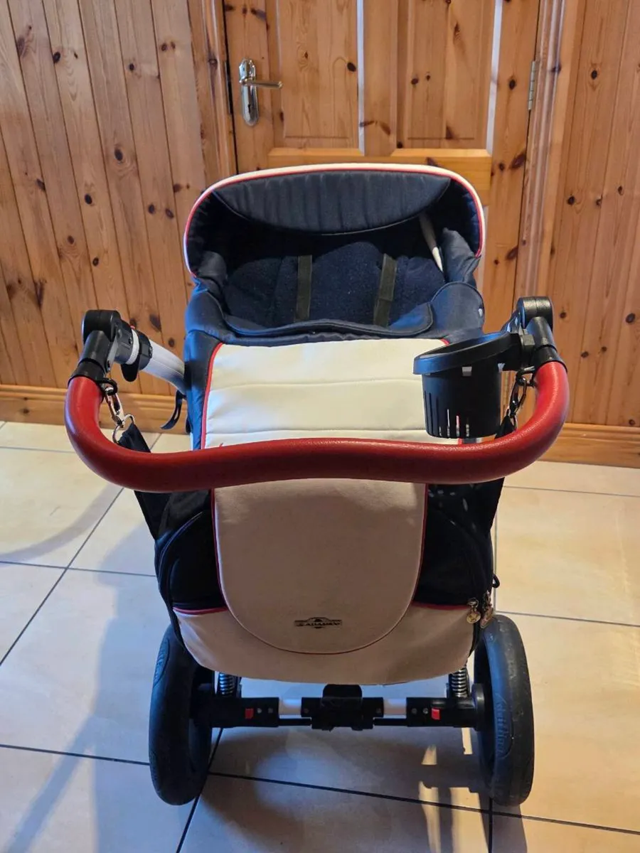 Baby pram - Image 1