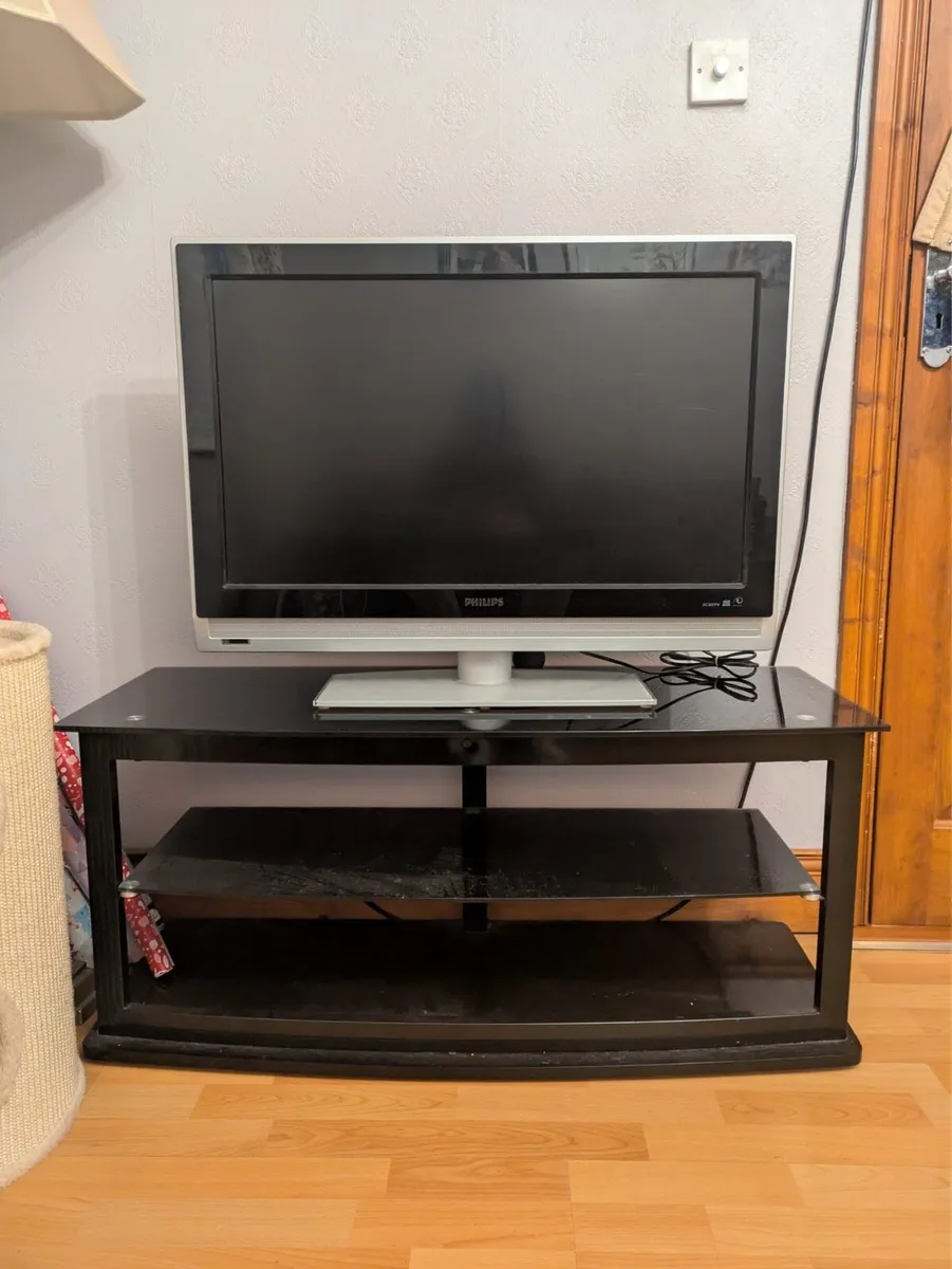 TV and unit for sale - Image 2
