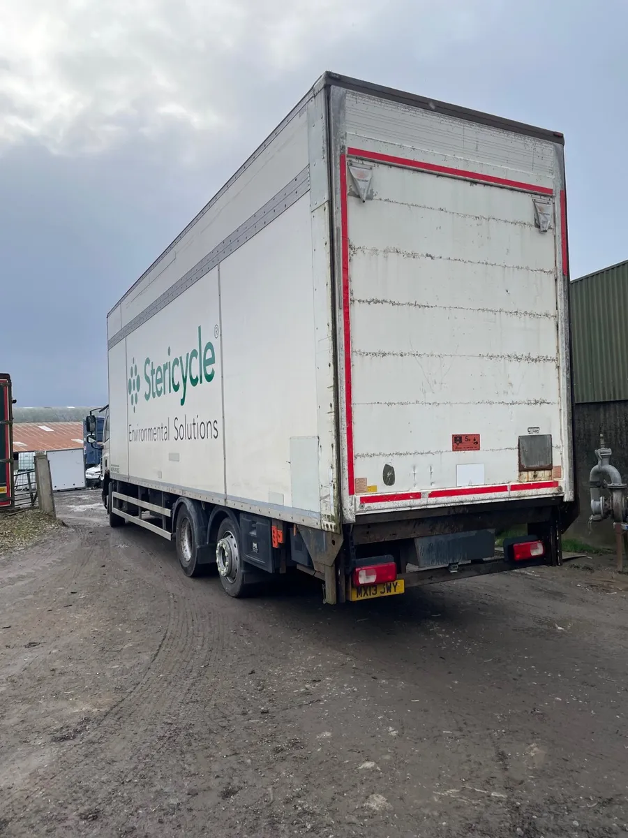 Daf 75/310 rigid box truck - Image 3