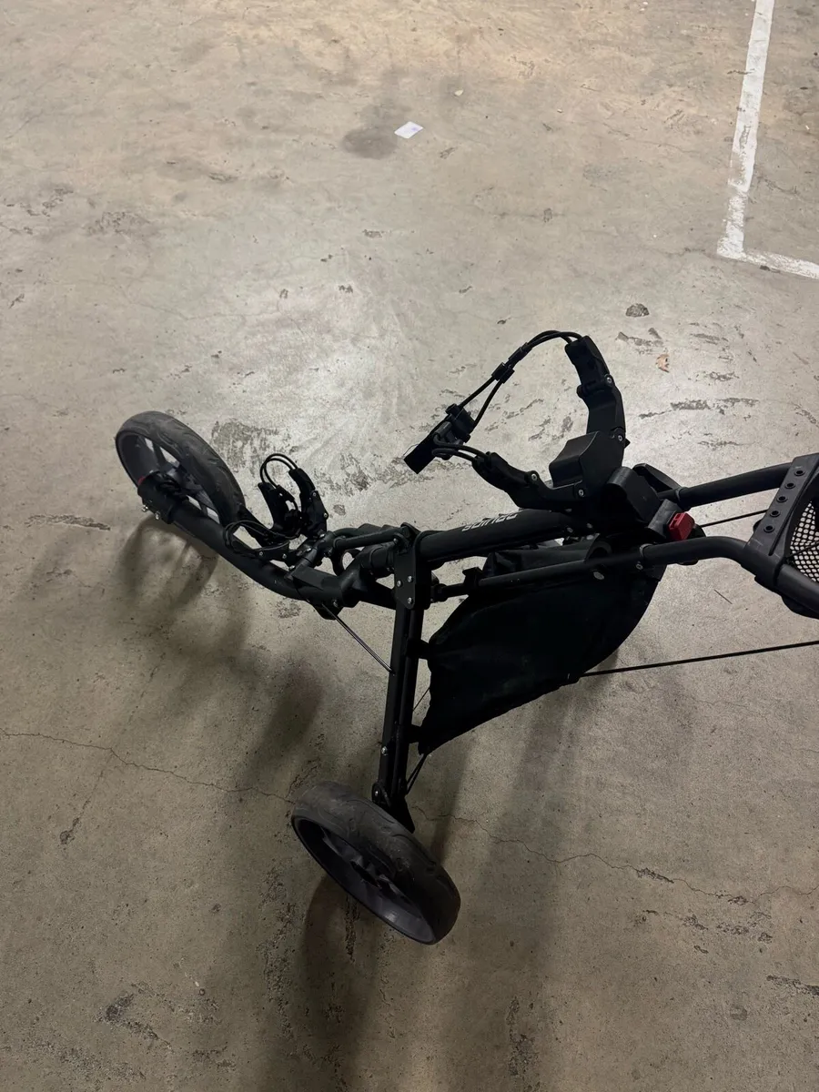 Druids 3 Wheel Golf Trolley - Black/Grey - Image 4