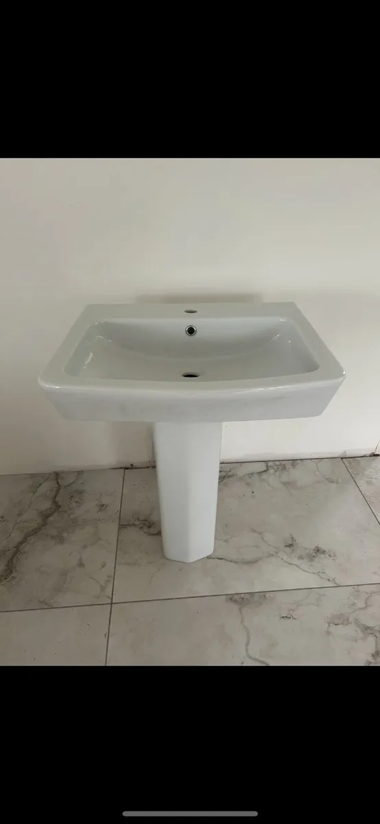 Sinks & pedestals  bath taps - Image 1