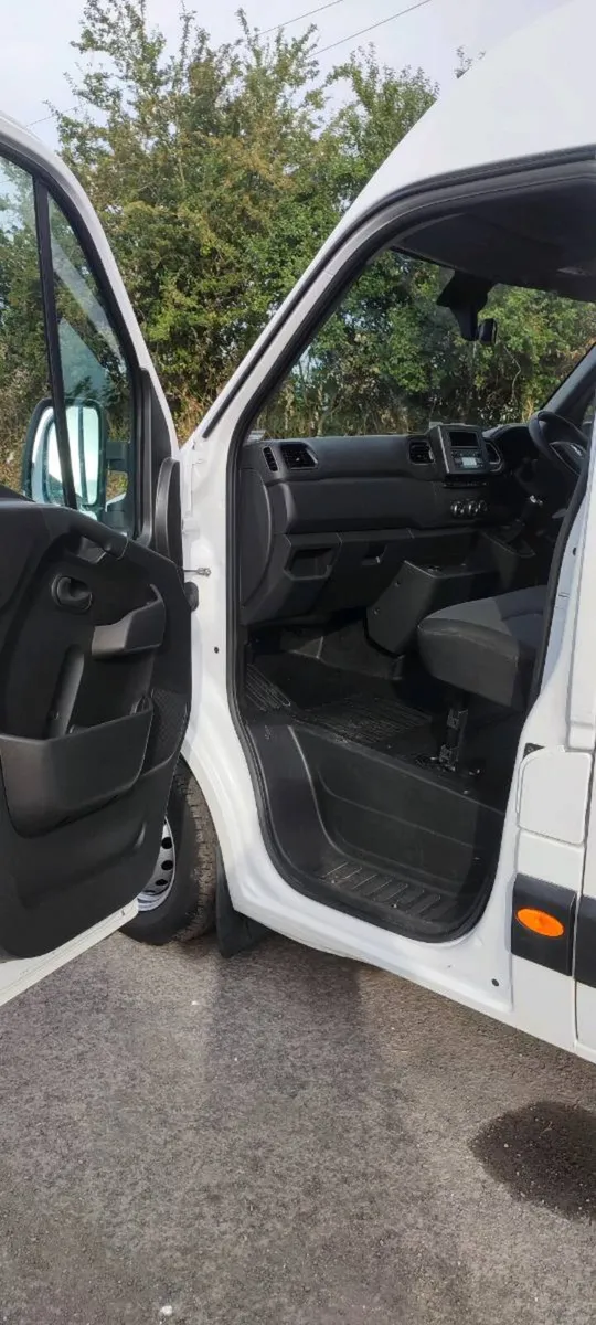 Renault master red edition - Image 2