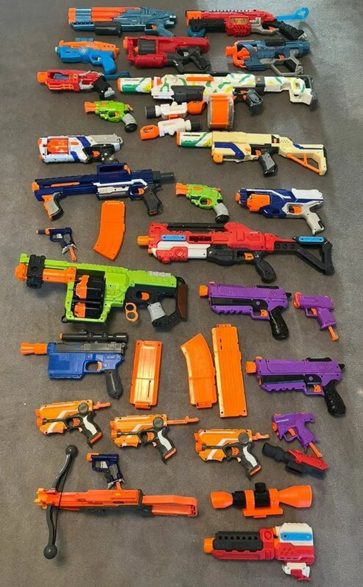 LOTS of Nerf Guns
