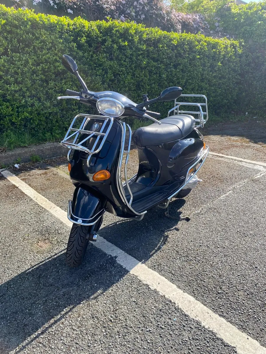 Vespa Piaggio ET2 49cc - Image 1